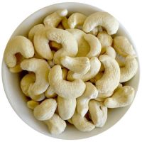 Raw cashew nuts