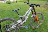 Santa Cruz V10 Bike