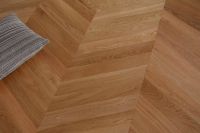 Oak herringbone/chevron engineered flooring for indoor