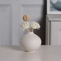 Small Frosted Cream Ceramic Tabletop Vase Unique Wedding Decorations for Home Use for Entrance Hall Living Room Matt Glaze Type From China