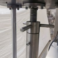 The crawler capping machine is made of 304 stainless steel. Production capacity: 40-80 bottles/min From China