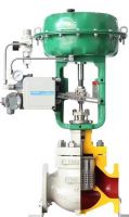 Pneumatic low noise cage type control valve regulator for reducing fluid noise