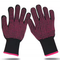 Spot-on Hair Styling Protective Gloves with Double-sided PVC Anti-slip Adhesive and Heat-insulating Feature Gloves
