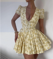 French sweet floral bubble short-sleeved sexy V-neck dress, female Xia Chun wants to cinch her waist to look slimmer, hot girl A-line short skirt