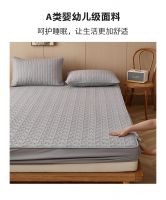 New style single bed cover with A-class raw cotton interwoven with cotton fabric.