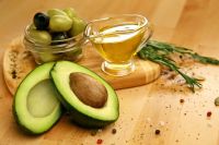 Pure Cold-Pressed Avocado Oil for Cooking & Skincare Bulk Supply From South Africa