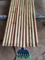 Factory wholesale wooden broom handles durable natural wooden broom stick