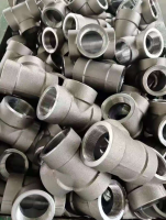 Socket welded threaded pipe fittings