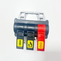 The pneumatic system of the dump truck uses a maximum mass three-way illuminated warning power steering valve and a triangular air valve. From China