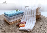 Customized Logo OEM  Beach Towel Modern Striped Design for Pool and Beach Use Highest Quality 100% Cotton Material