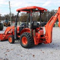 Tractor with 4WD  B26 Tractor Loader Backhoes 200 Ton Rated Load  Hydraulic Pump 60KW Power for Sale