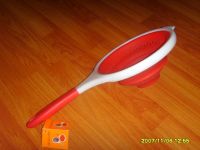 collapsible strainer