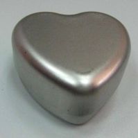 small heart-SHAPEd TIN BOX