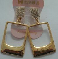 METAL EARRINGS