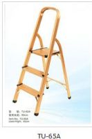 Aluminum folding ladder