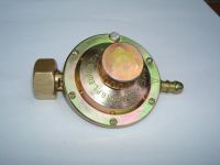 Gas regulator, gas pressure regulator