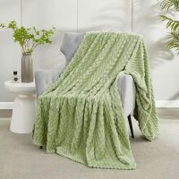 Wholesale Fluffy Jacquard Flannel Blanket Solid Cozy Soft Flannel Fleece Throw Blanket for All Season