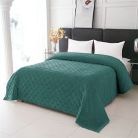 Fluffy Velvet Bedspread Plush Warm Stitching Quilt Classic Bed Blanket for All Season