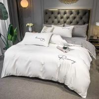 Modern Classic 100% Polyester/Cotton Bed Linen Set Light Luxury Embroidery Duvet Cover 4pcs Quality Plaid Home Brushed From China