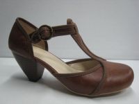 T-strap pump