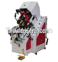 Hydraulic toe lasting machine