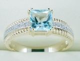 10K Yellow Gold Ring With Blue Topaz (LRG1067)