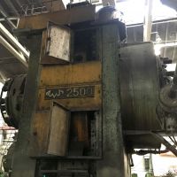 Hot forging press 2500 tn