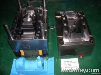 Plastic injection mold