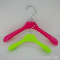 WA765 Huggable Plastic Hanger For Children