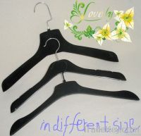 WD8551 Velvet Covered Plasitc Hanger For