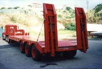 Low Bed semi-trailer