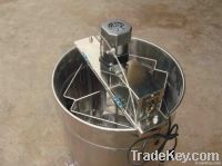 Honey extractor