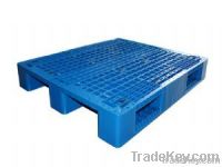Single faced four ways entry plastic pallet