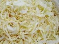 Dehydrated onion flakes