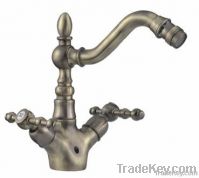 Dual handles bidet faucet