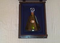 extra virgin olive oil luxurius bottle