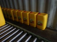 Palm oil ( vegetable cooking oil )