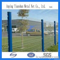 Wire mesh fence