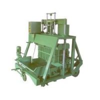 Hollow block machine