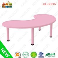 2013 New Arrival Plastic Moon Table with Metal Legs