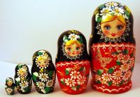 Beautiful set of 5 Russian Wooden Nesting Dolls (Matryoshkas)