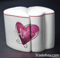 Heart-Shaped&Acirc;&nbsp;Salt&Acirc;&nbsp;and&Acirc;&nbsp;Pepper&Acirc;&nbsp;Shakers