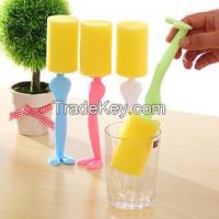 Plastic cup brush sponge with handle